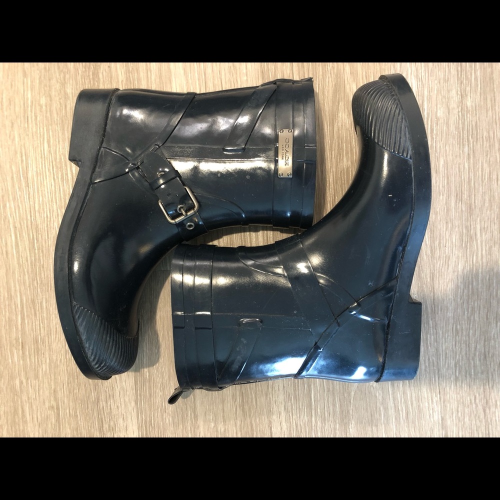 Women’s coach rain boots sz 8